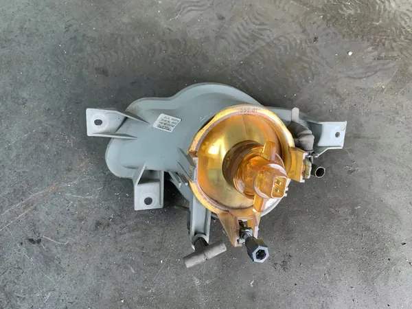 Halógeno Volvo V70 Direito Frontal OE 8620229 image 2