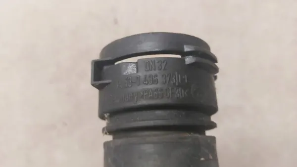 BMW E90 E91 Yläjäähdyttimen letku 7531768-02 image 3