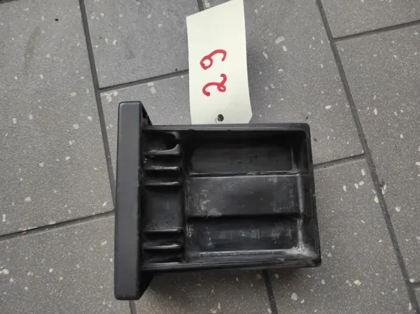 OEM 7D0857331B VW Transporter T4 Mittariston Tuhkakuppi image 2