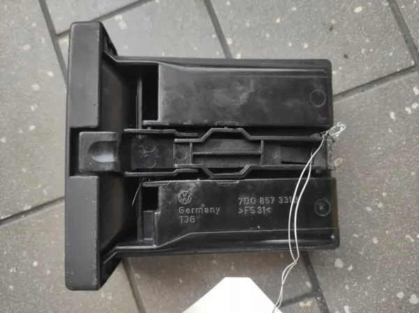 OEM 7D0857331B VW Transporter T4 Mittariston Tuhkakuppi image 3