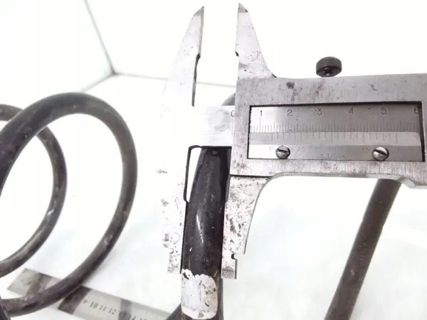 Toyota Vorderfeder OEM ARA188931 - Gebraucht image 3