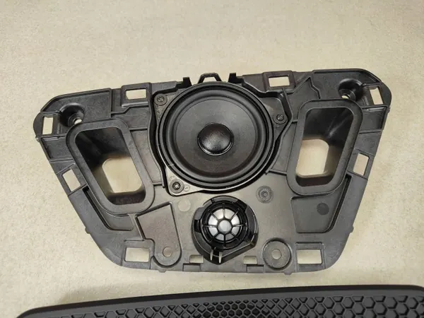Harman Kardon keskikonsolin kaiutin OEM 9621890 image 3