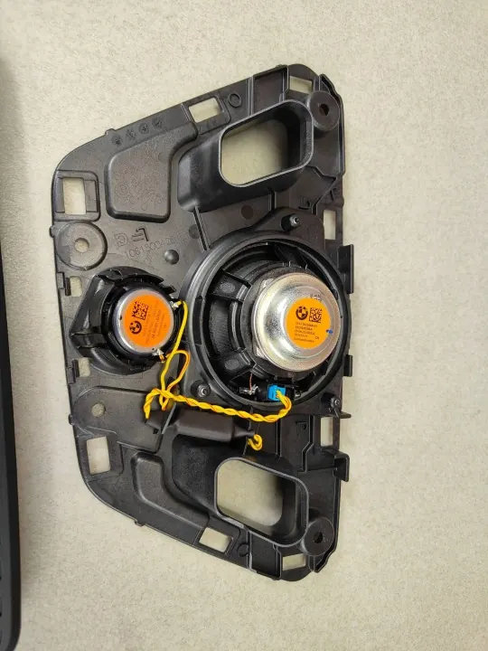 Harman Kardon keskikonsolin kaiutin OEM 9621890 image 4