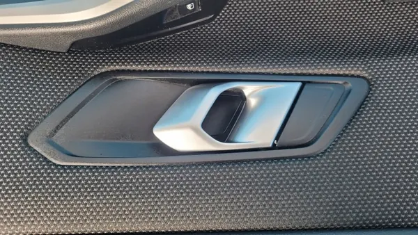 BMW 3 G21 Vasen Takaoven Panel OEM 3390772 image 5