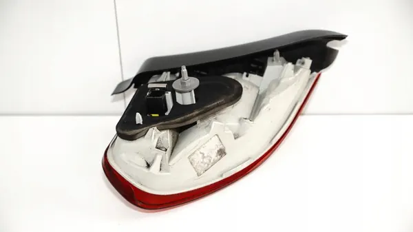 Bakre Höger Lampa Peugeot 2008 13-19R image 9