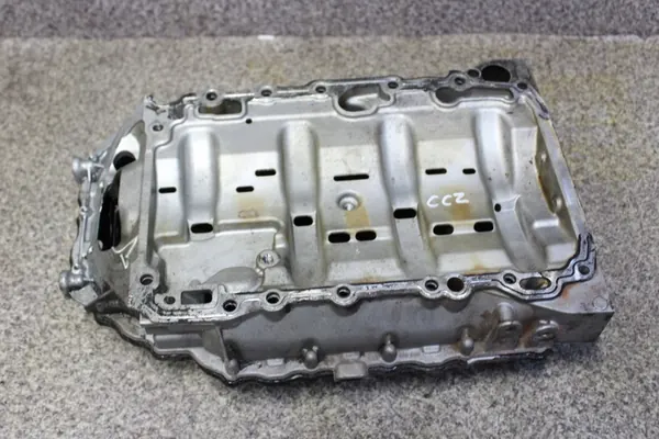 AUDI A3 VW GOLF VI 2.0 TFSI Oljepanna WSAD 06J103603AF image 4