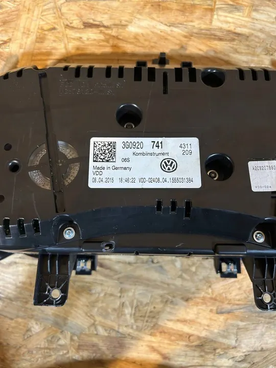 Instrumenttipaneeli Volkswagen Passat B8 OE 3G0920741 image 2
