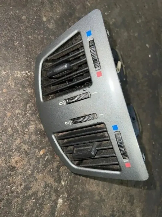 BMW 7er Konsole Lufteinlass OEM 8385257 image 2