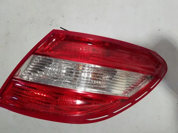 MERCEDES W204 SEDAN RECHTER ACHTERLAMP A2048200264 image 5