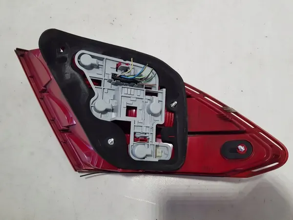 MERCEDES W204 SEDAN RECHTER ACHTERLAMP A2048200264 image 7