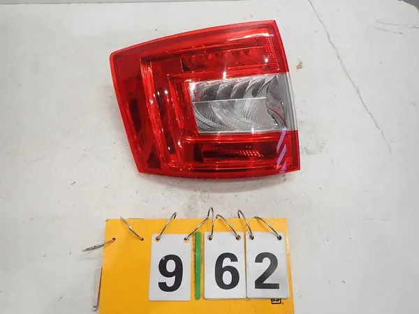 Luz trasera izquierda SKODA OCTAVIA III 2012- KOMBI LED image 2
