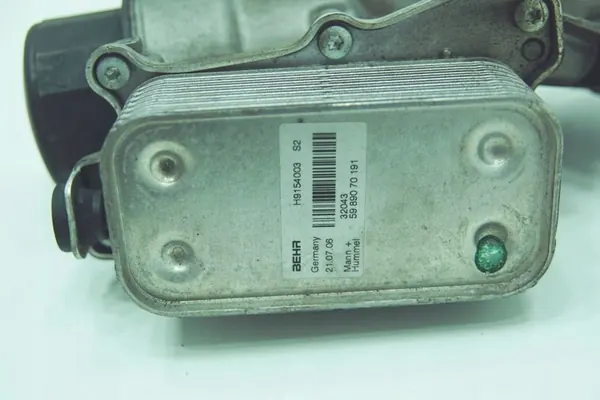 Oljefilterhus - Mercedes SL R230 550 image 4