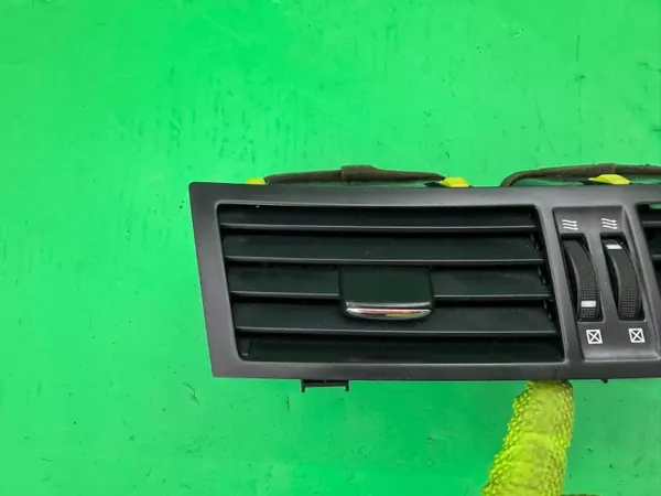 Midden dashboard luchtrooster OEM 55660-30410 Lexus GS image 3