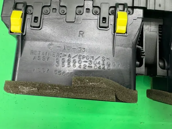 Midden dashboard luchtrooster OEM 55660-30410 Lexus GS image 6