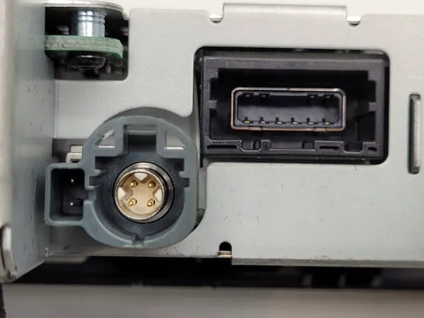 USB HDMI Portti OEM FW93-19E110-AE Range Rover Sport II:lle image 8