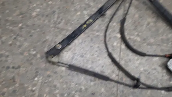 Elevador de vidro dianteiro direito Polo 6N image 2