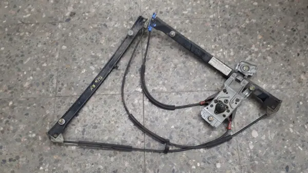 Elevador de vidro dianteiro direito Polo 6N image 5