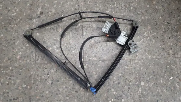 Elevador de vidro dianteiro direito Polo 6N image 7