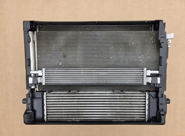 Conjunto de ventilador de radiador BMW G20 G21 G22 G23 2.0i 2.0iX image 2