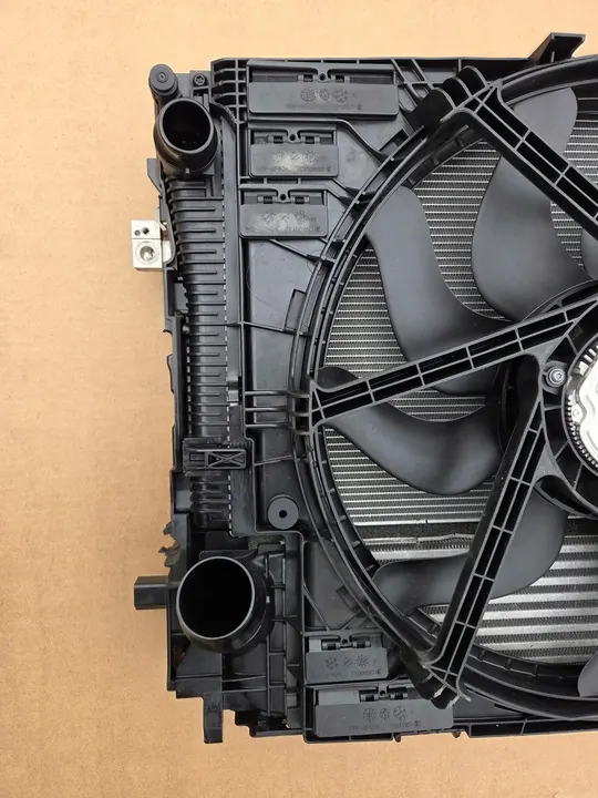 Conjunto de ventilador de radiador BMW G20 G21 G22 G23 2.0i 2.0iX image 3