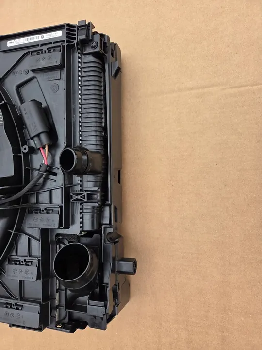 Conjunto de ventilador de radiador BMW G20 G21 G22 G23 2.0i 2.0iX image 8