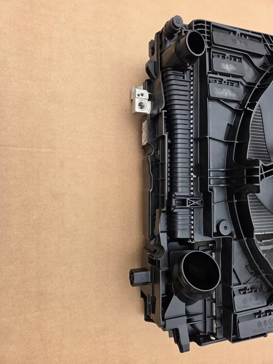 Conjunto de ventilador de radiador BMW G20 G21 G22 G23 2.0i 2.0iX image 9