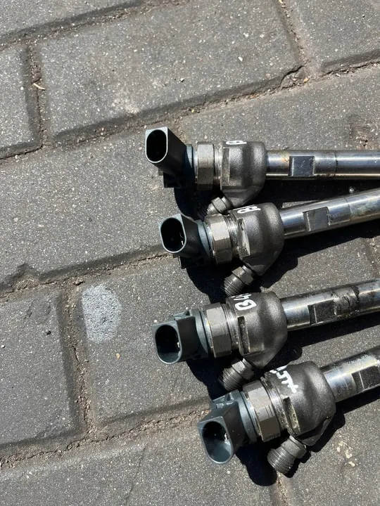 Iniettore 0445110570 BMW F20 F30 2.0 B47 image 3