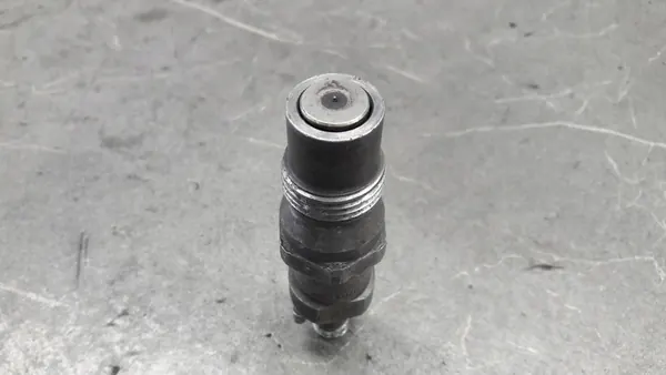 VW GOLF II 1.6TD Injektor 068130201B image 8