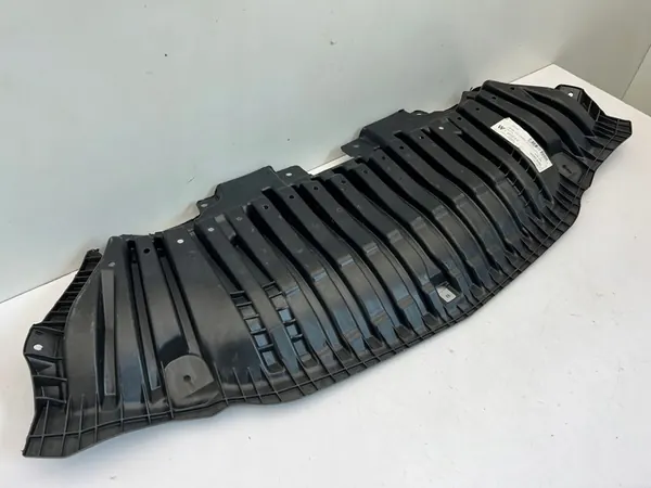 MERCEDES C-KLASA W205 AMG Framskärmskydd image 3