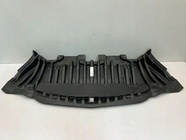 MERCEDES C-KLASA W205 AMG Framskärmskydd image 4