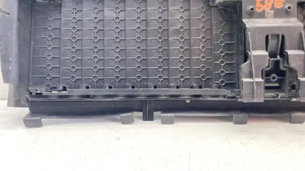 OEM A2135002300 Front-Luftauslassgitter Mercedes E-Klasse image 10