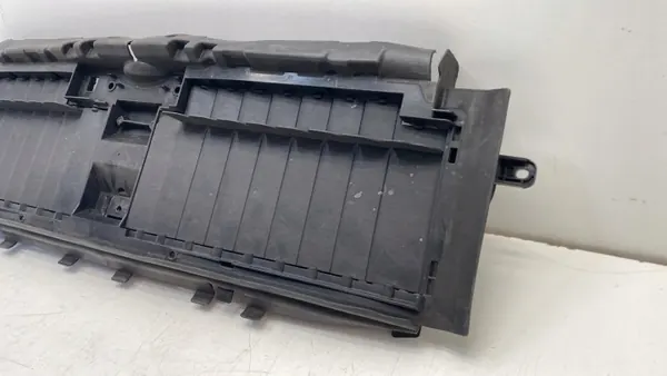 OEM A2135002300 Front-Luftauslassgitter Mercedes E-Klasse image 3