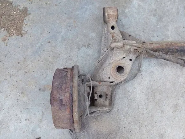 Viga do eixo traseiro Opel Tigra B OEM 9196281 - Usado image 5