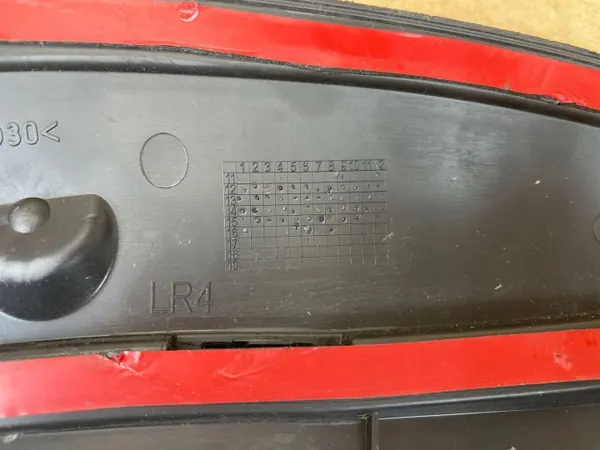 OEM 8K9853818A Kotflügelabdeckung Rechts Hinten Audi A4 B8 image 9