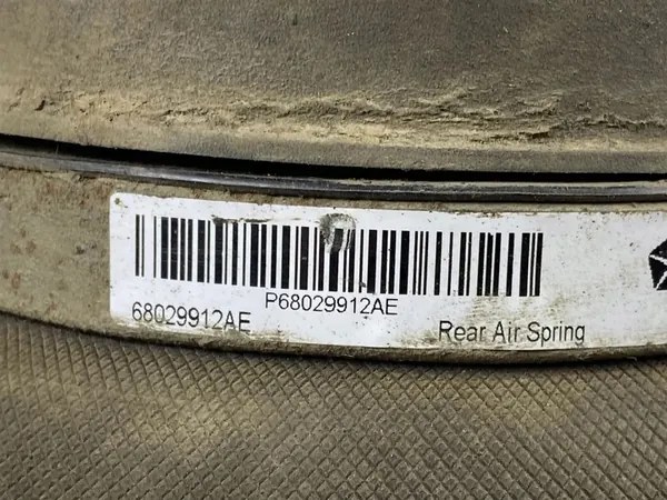 Sac de Suspension Pneumatique Arrière 68029912AE image 2
