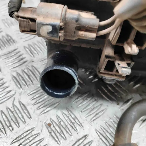 Pièce Refroidissement Subaru OE OEM 73313FJ001 - Occasion image 9