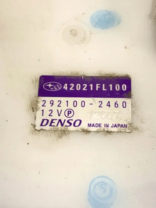 Bomba de combustível Subaru Forester OEM 2921002460 - Usada image 5