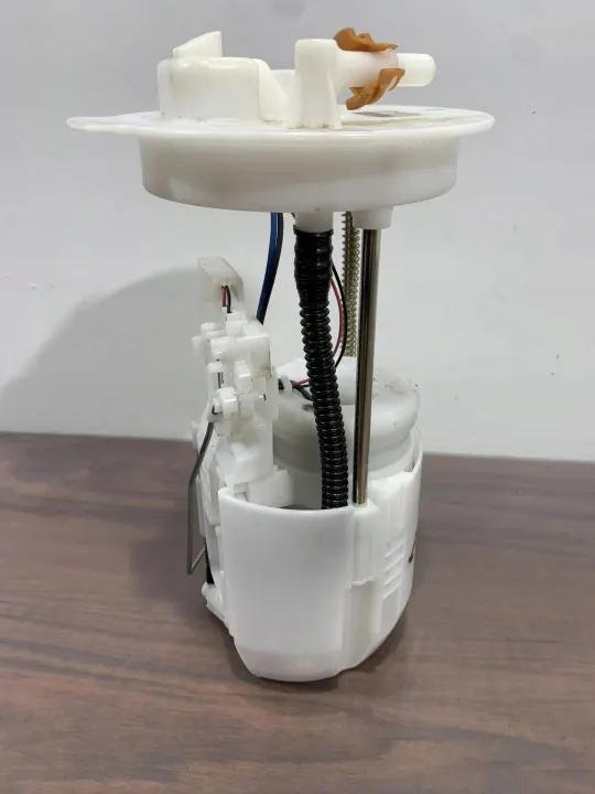 Bomba de combustível Subaru Forester OEM 2921002460 - Usada image 6