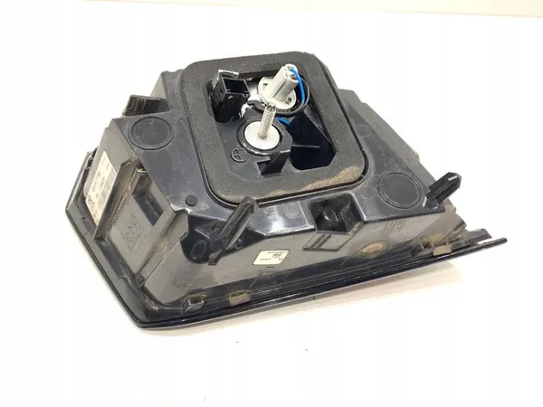 Luz trasera derecha Peugeot 3008 SUV 9810477780 image 2