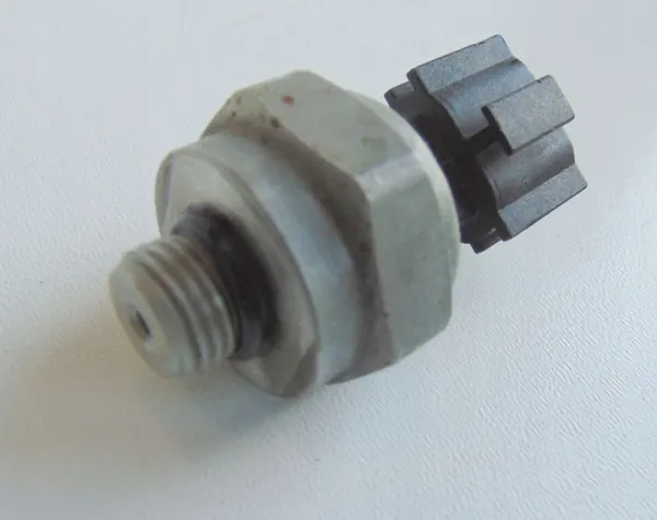 OEM CZUJ-CIS-OU-WSP-Q50 Servoöldrucksensor image 3