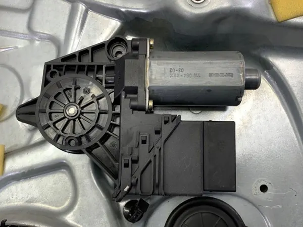 OEM LORK-992-16294 Oikea Takaikkonostaja image 3