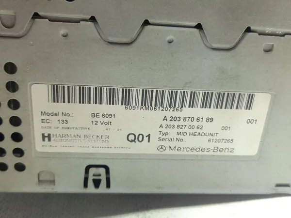 Reproductor CD Radio Mercedes OEM A2038270062 - Usado image 4