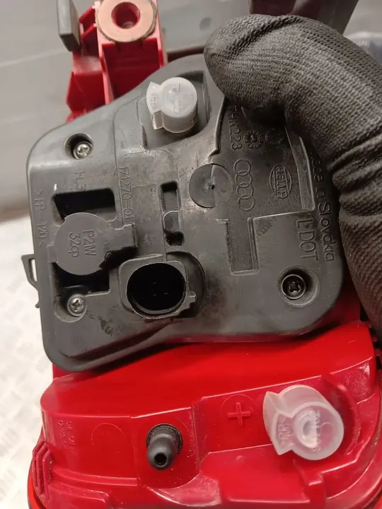 Audi A4 S4 B8 Luz Trasera Izquierda 8K5945095L image 3