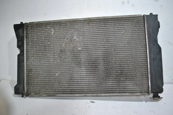 Radiador de agua Toyota Avensis T25 2.0 16V OEM 64668A image 2