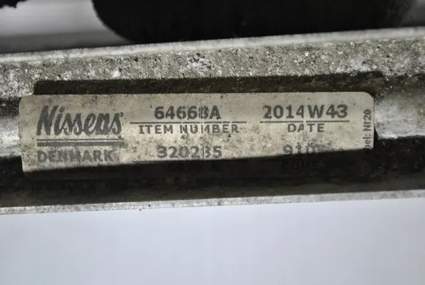 Radiador de agua Toyota Avensis T25 2.0 16V OEM 64668A image 3