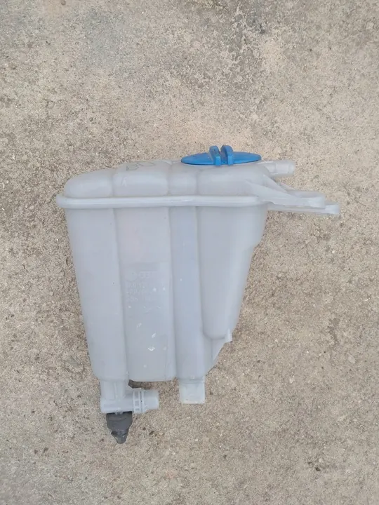 Expansietank Audi A4 B8 Lift 8K0121403AC image 2