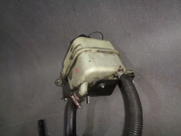 Réservoir direction assistée F77A-3R700 pour Ford Explorer 99 image 3