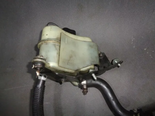 Réservoir direction assistée F77A-3R700 pour Ford Explorer 99 image 4