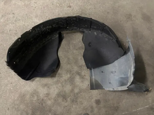 SKODA OCTAVIA II oikea etulokasuoja OEM image 2