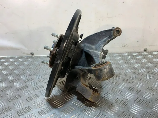 Buje rueda trasera Subaru OE FBZ27210 - Usado image 5